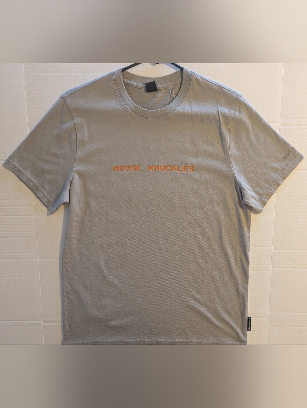 Moose Knuckles Men's Light Gray Tee w/ Orange Logo- Sm (NWOT)